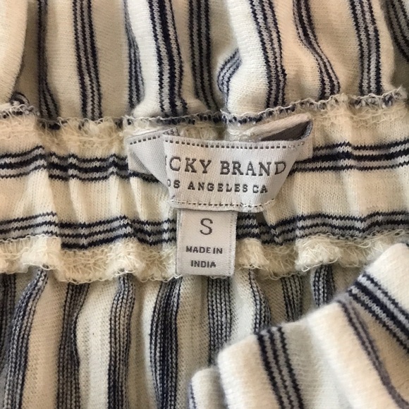 Lucky Brand pinstriped off shoulder sz S top - Picture 3 of 4